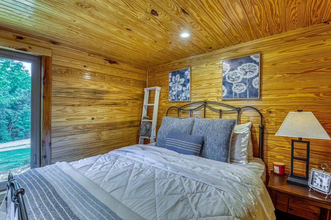 The Gemini-A Dreamy, Waterfront Tiny Cabin Rogersville Exterior foto